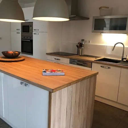 فيلة Lecci E Mare