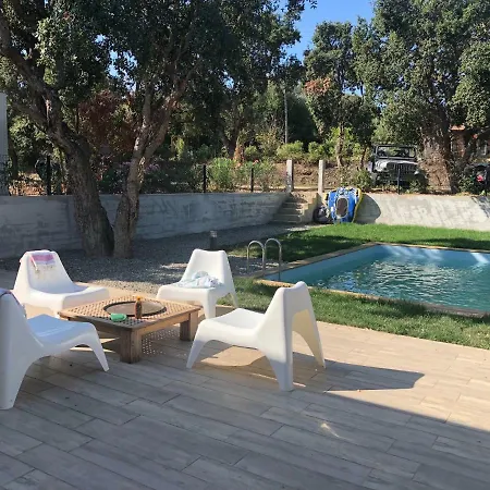 فيلة Lecci E Mare